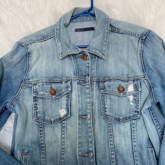 Super cute jean jacket - Picture 3 of 7